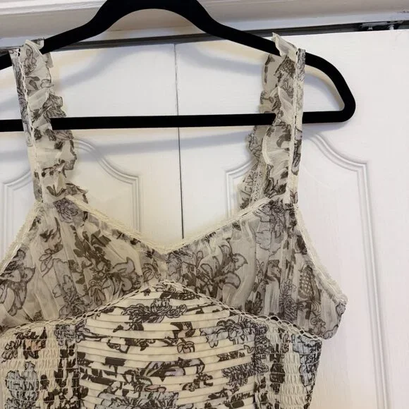 Floral Ruffled Corset-Style Bodysuit - Picture 4 of 7